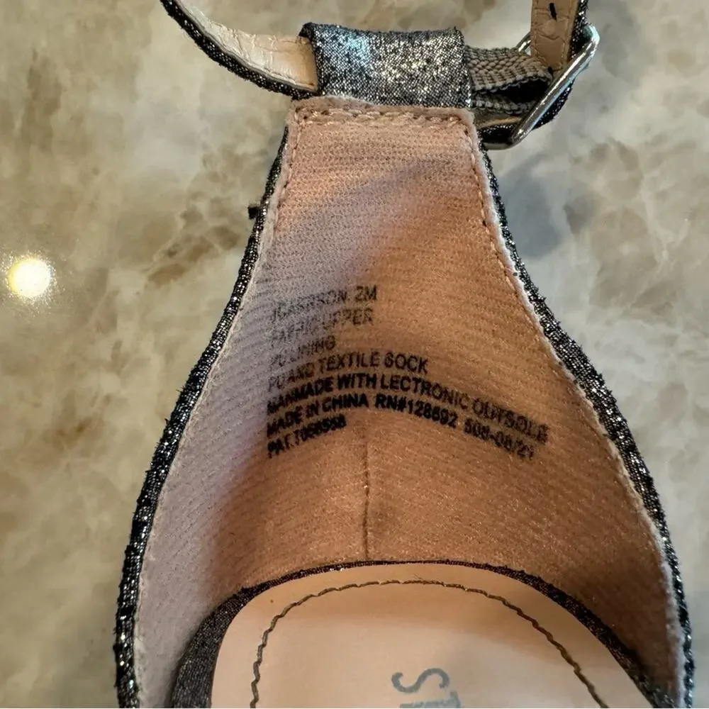 Steve Madden Kids Rhinestone Ankle Strap Heeled Sandals size 2 kids